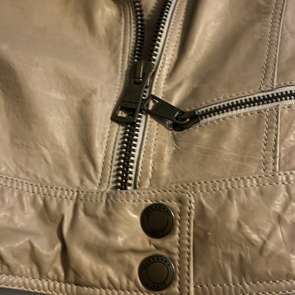Women's Burberry leather jacket - Picture 7 of 14